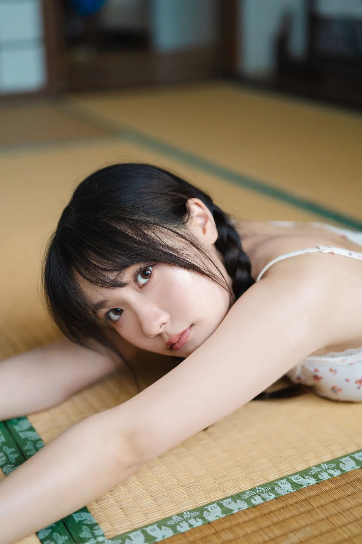 Sakura Sakakura (坂倉花) first photobook advance image