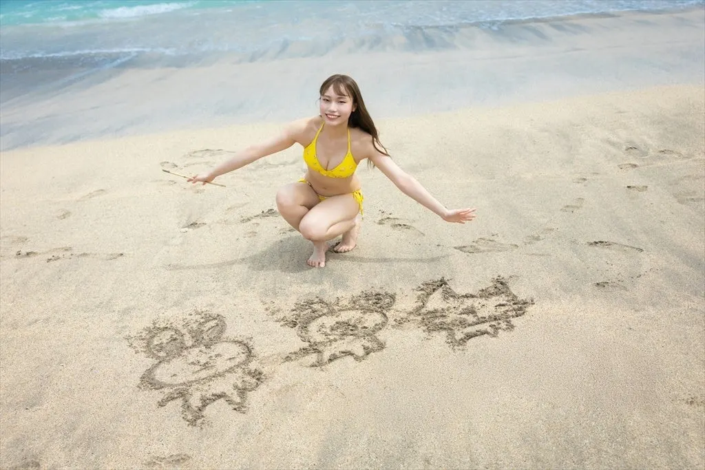 Saya Kawagoe (川越紗彩), promotional image for Nantoka Narukamo