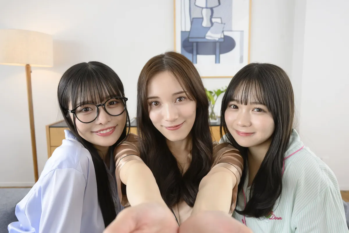 Ikemoto Shiori, Momoha Takatsuru, and Sayaka Tomaru, from left