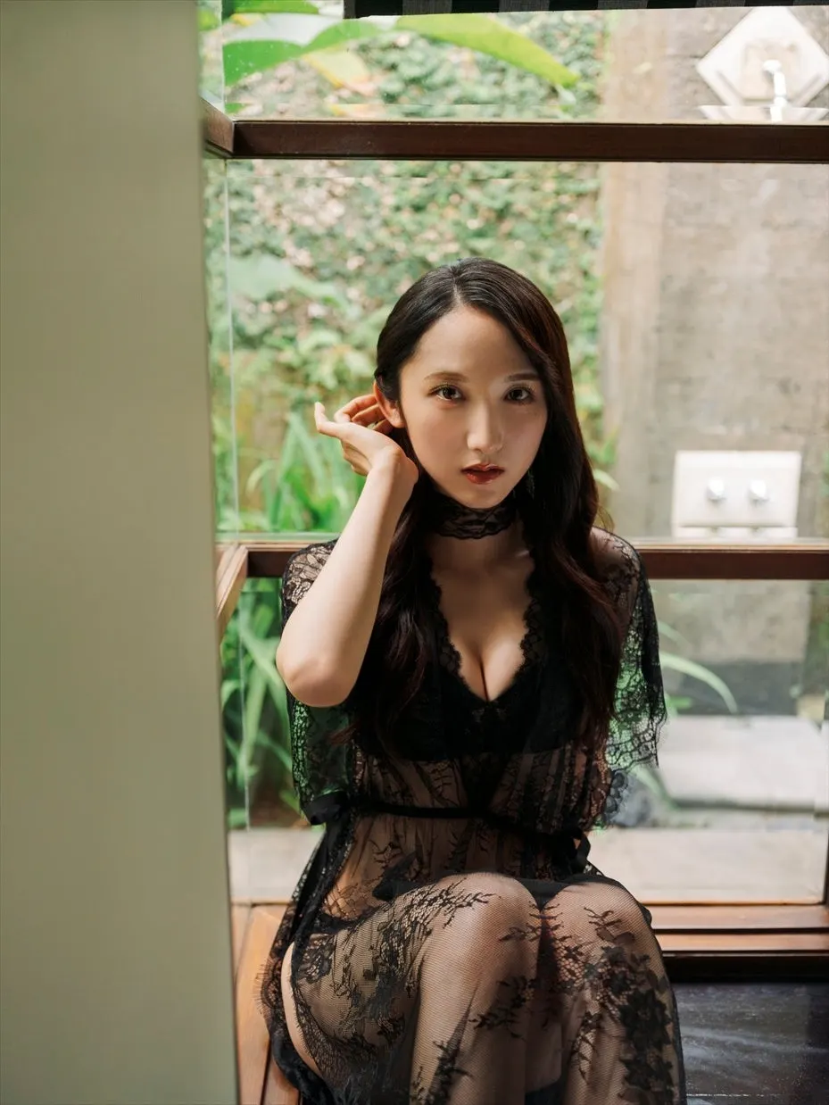 Ayami Nagatomo (長友彩海) photobook image supplied by PR TIMES