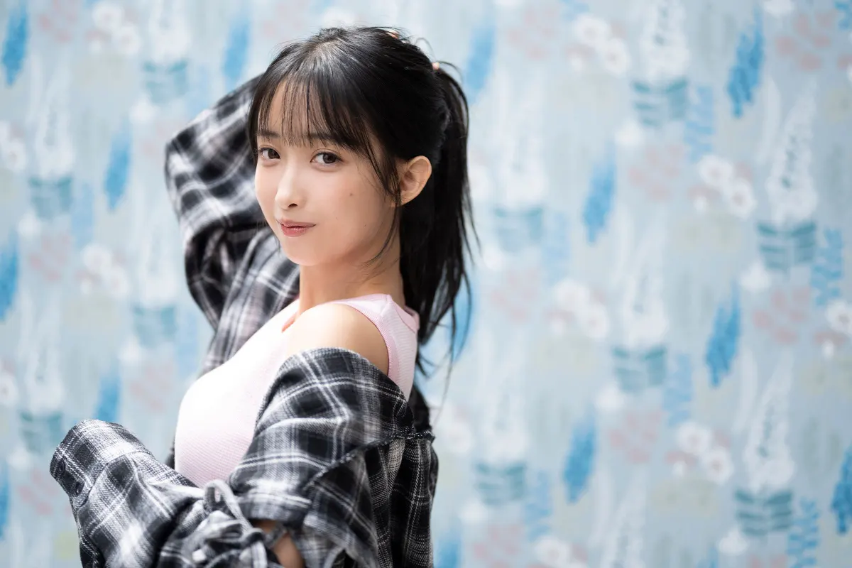 Momo Kitahara (北原もも) for Glass Girl