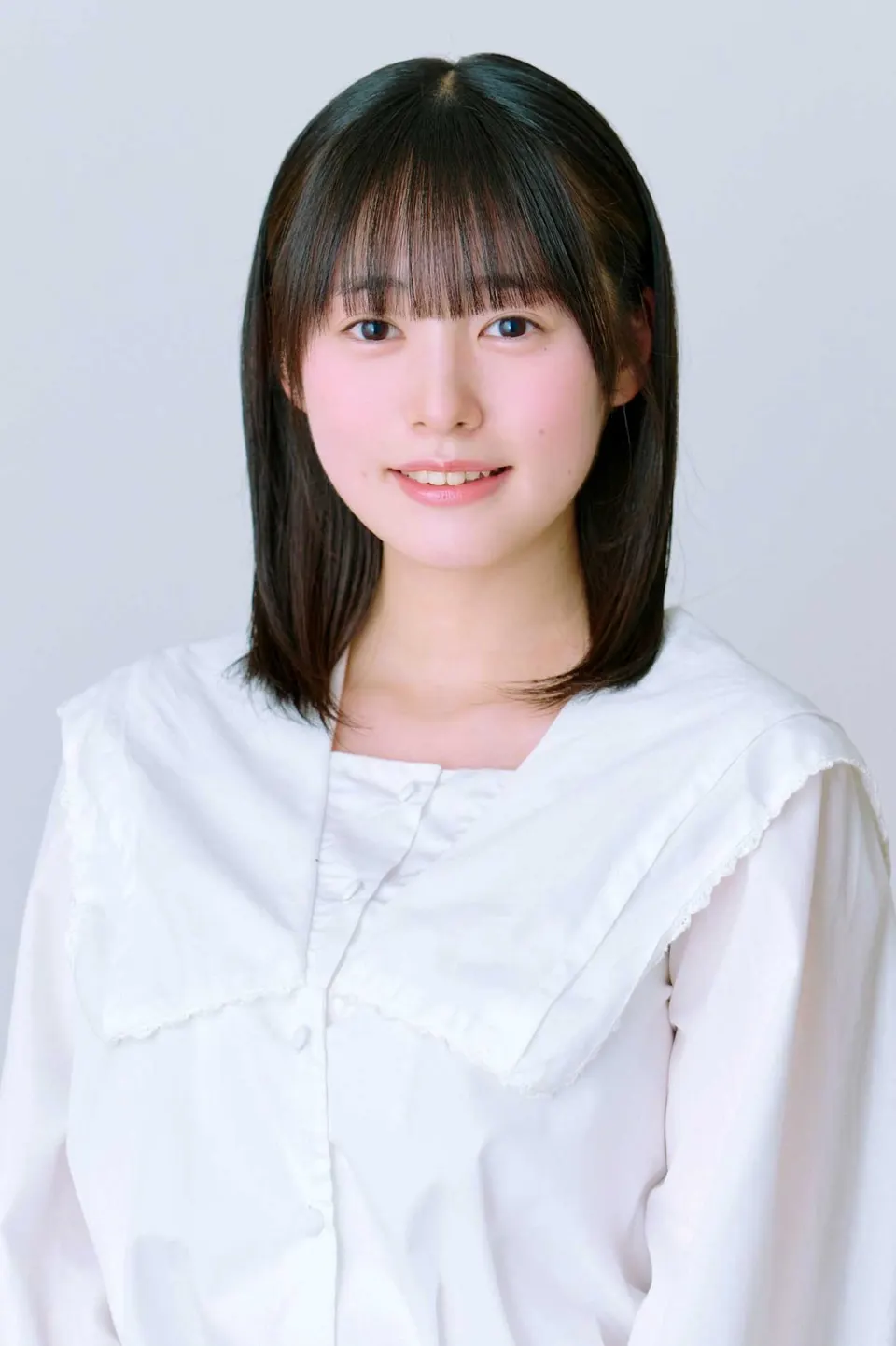 Miu Shirahama (白濱美兎) official agency portrait