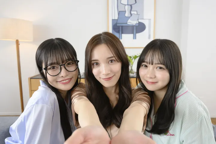 Ikemoto Shiori, Momoha Takatsuru, and Sayaka Tomaru, from left
