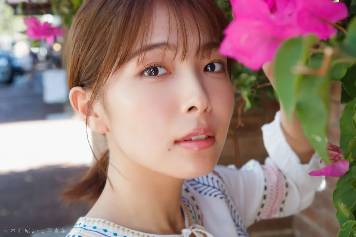 Rio Teramoto (寺本莉緒) second photobook preview image