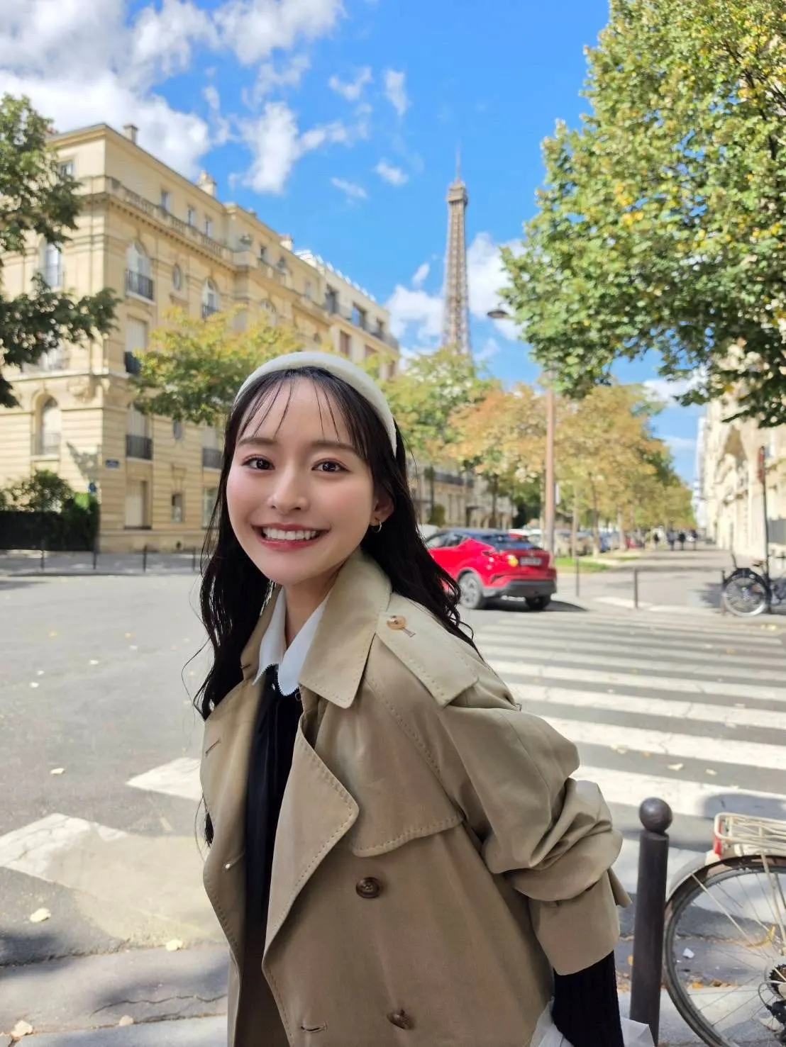 Image for illustrative purposes. Photographed in front of the Eiffel Tower.