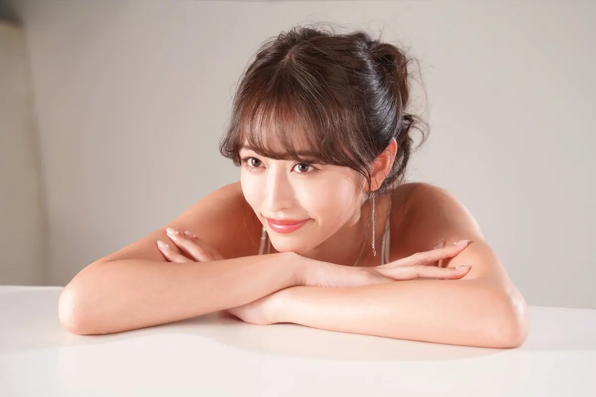 Chiyo Amano and Fotia Launch Advance Sales for March 1 One-on-One Walking Photo Session