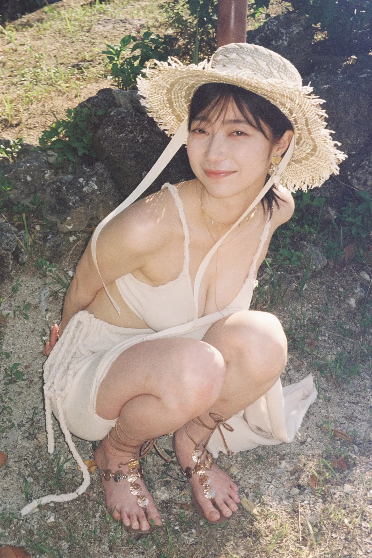 Actor and Model Rika Tsutaya, Standing 180 cm Tall, to Release First Photobook Doro-naka no Hana on August 19