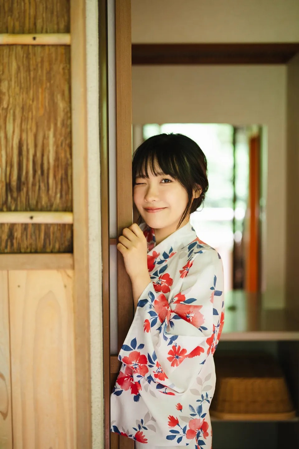 Sakura Sakakura (坂倉花) first photobook advance image