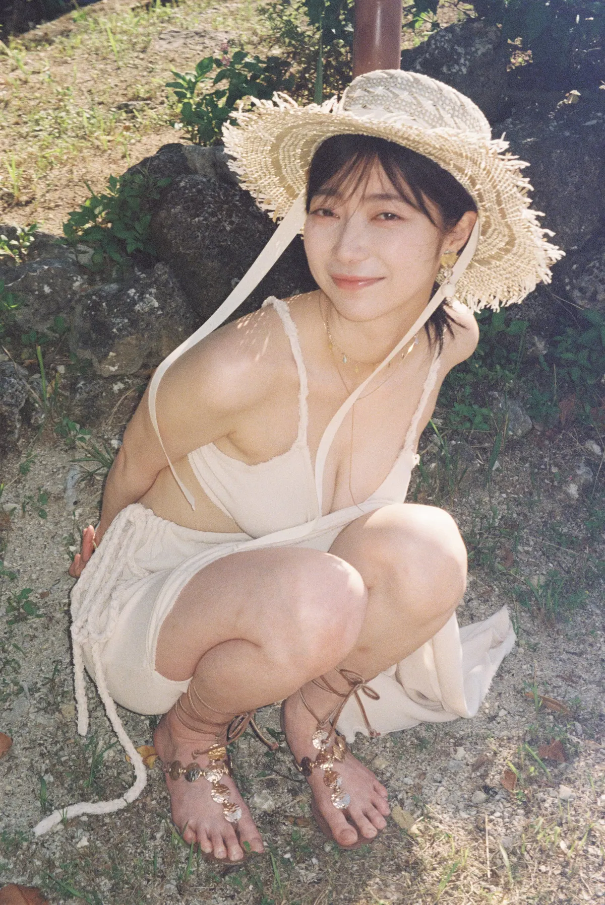 Actor and Model Rika Tsutaya, Standing 180 cm Tall, to Release First Photobook Doro-naka no Hana on August 19