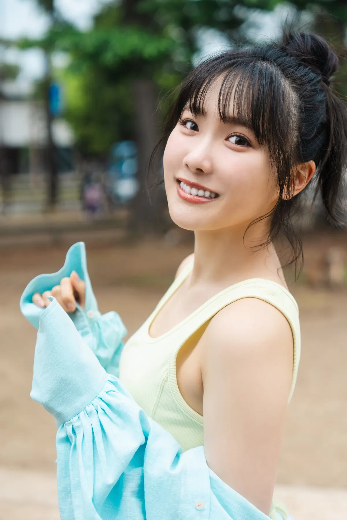 Sakura Sakakura (坂倉花) first photobook advance image