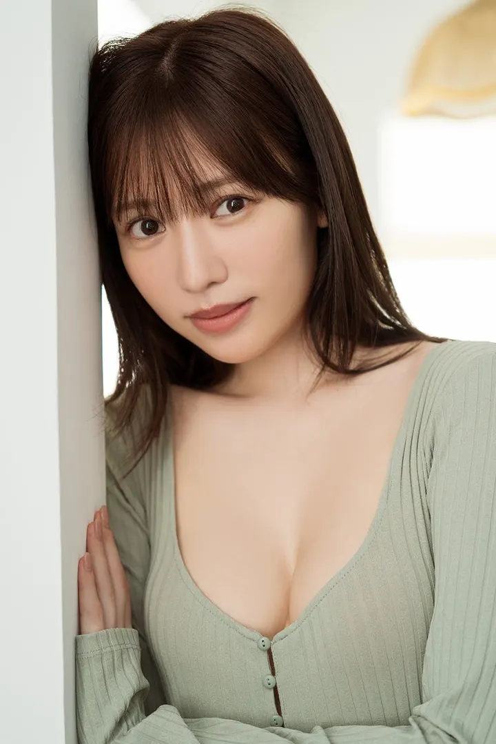 Hirona Unjo (運上弘菜) in a promotional image for IN MOTION
